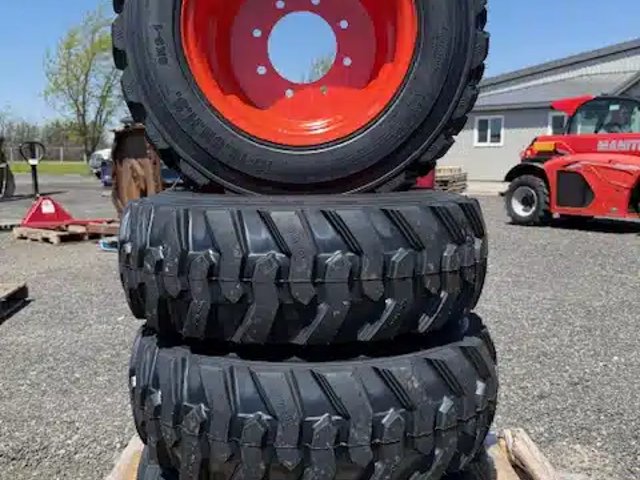 10-16.5 Pneus
