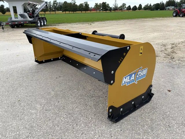 2026 HLA Attachments SP250096 Gratte à neige