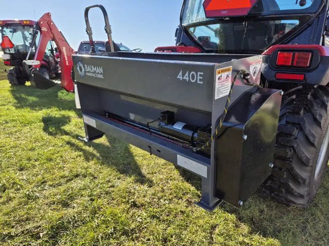 Bauman 440E Épandeur de sel et de sable