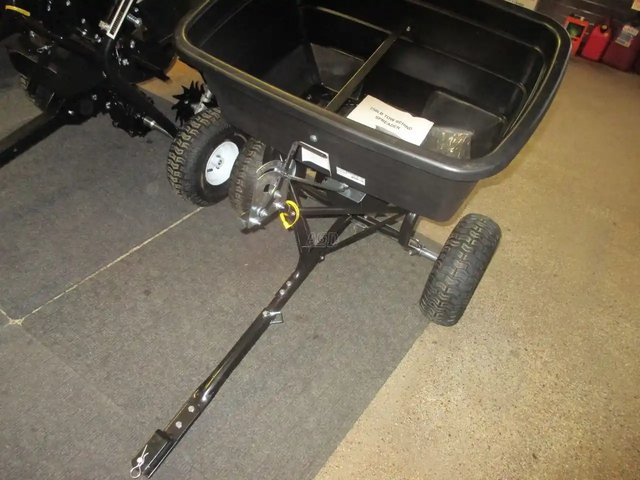 Agri-Fab PFS105T épandeur à engrais