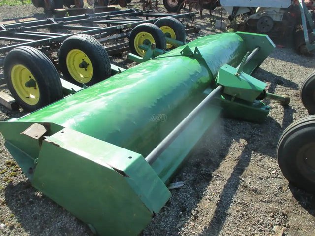John Deere 27 Broyeur de récolte