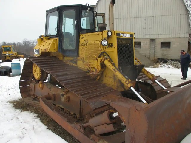 Caterpillar D5H Bouteur