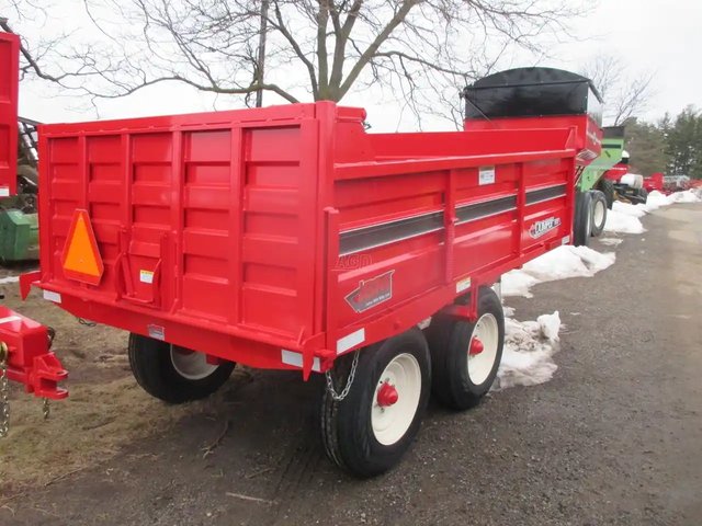John BM Mfg Ltd. T-800 Mighty Dumper Remorque - Benne