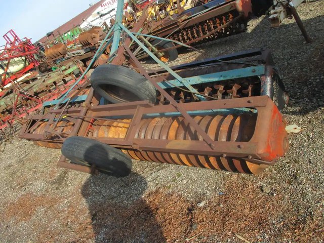 Brillion 13' Rouleau émotteur'