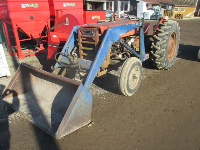 Massey Ferguson 135 Tracteur avec chargeur