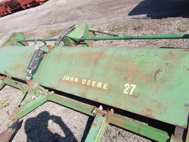 John Deere 27 Faucheuse à fléaux