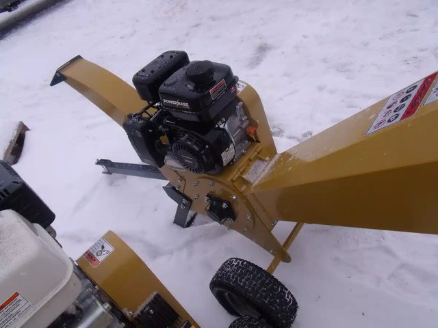 AgriEase 4" Déchiqueteuse à bois