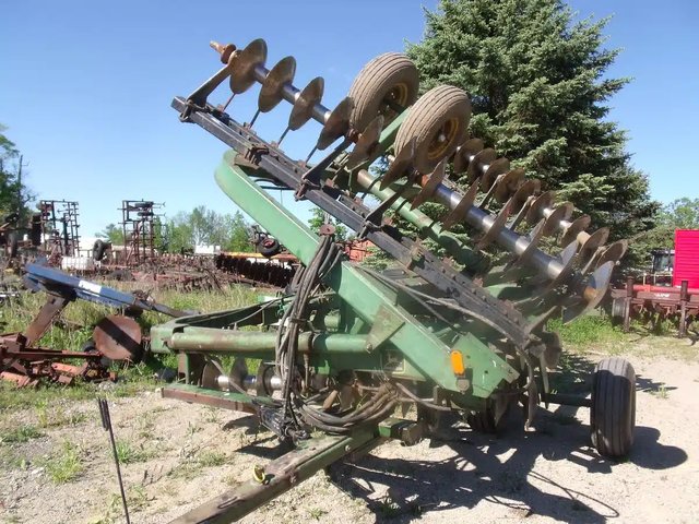 John Deere 235 Disque