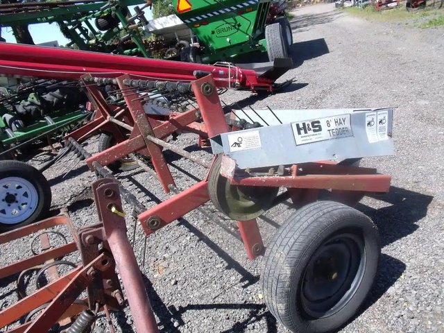 H&S 8' Tedder