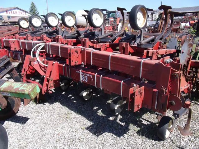 Large Selection cultivateur - en rang
