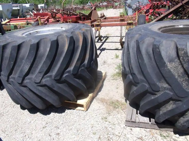 Goodyear 66X43:00X25 Pneus et roues