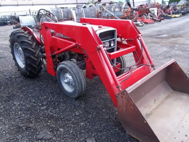 Massey Ferguson 245 Tracteur avec chargeur