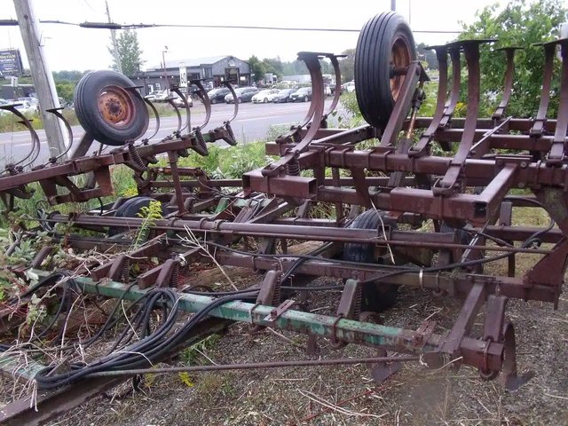 John Deere 1010 Cultivateur