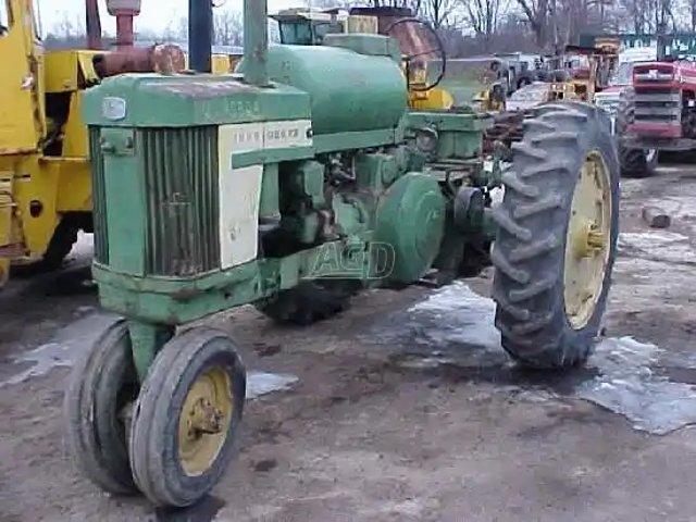 John Deere 620 Tracteur