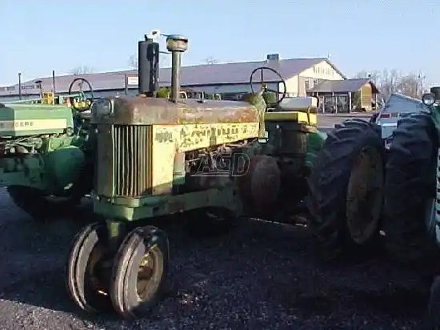 John Deere 630 Tracteur
