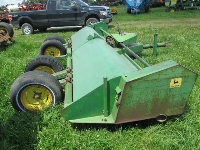 John Deere 27 Broyeur à fléaux
