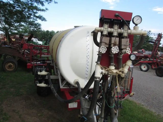 Demco 750G Arroseur - 3 points/Montés