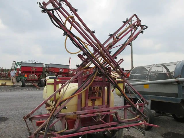 Hardi 500G Arroseur - 3 points/Montés