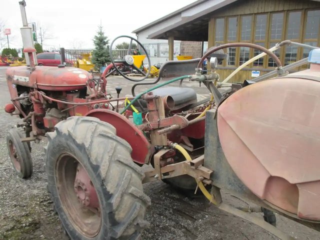 International Harvester 140 Tracteur