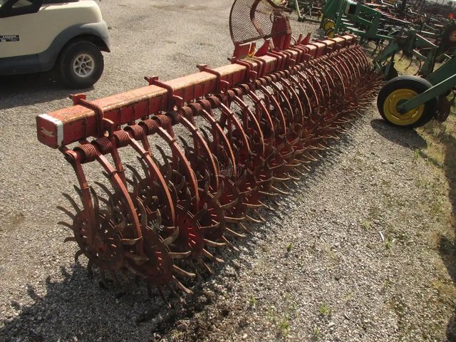 Yetter houe rotative