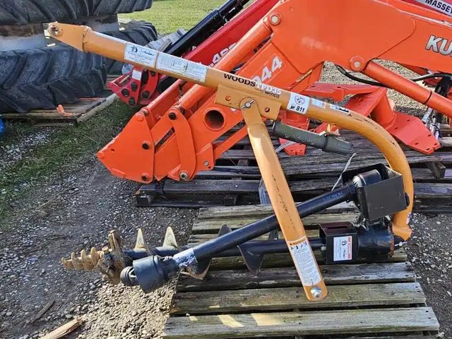 2010 Woods Post Hole Auger Tarière