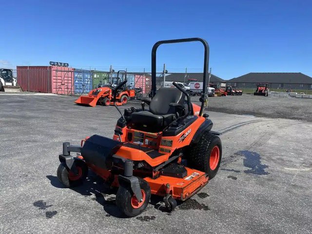 2013 Kubota ZD331 Tondeuse à rayon de braquage zéro