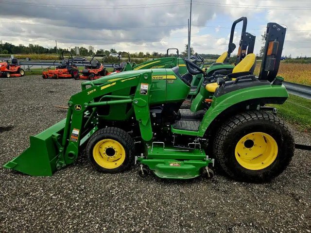 2019 John Deere 2032R Tracteur