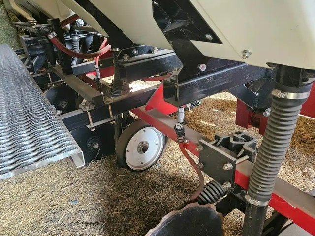 2015 Custom Fert Applicator machine d'affûtage