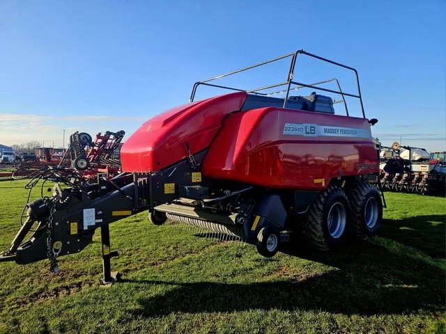 2023 Massey Ferguson LB2234XD Presse à Balle Carrée/Large