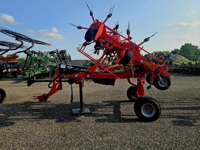 2023 Kuhn GF8712T râteau