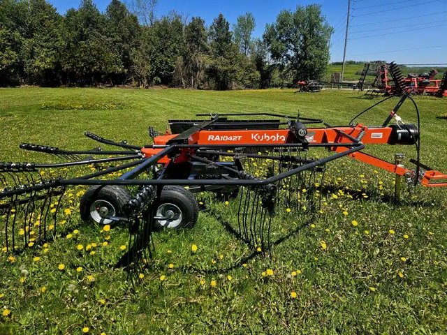 2026 Kubota RA1042T râteau