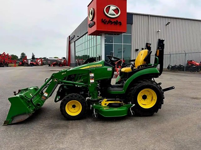 2022 John Deere 2025R Tracteur