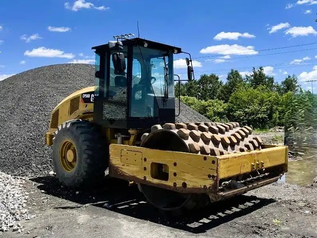 2015 Caterpillar CP56 Rouleau à Terre