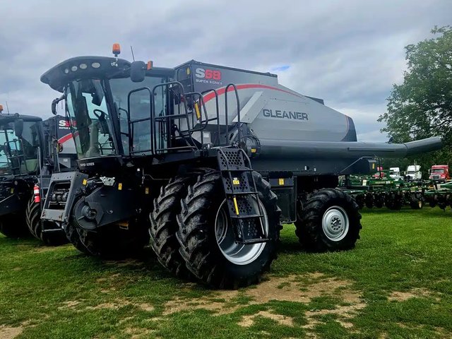 2014 Gleaner S68 Batteuse
