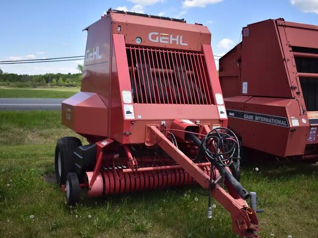 2003 Gehl 2580 silage special Presse à Balle Ronde