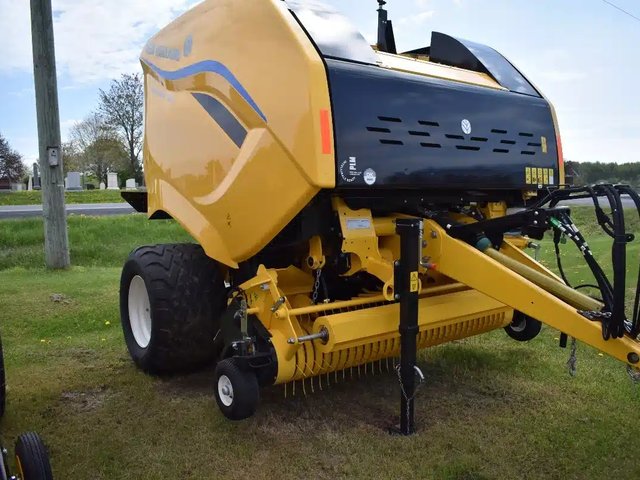 New Holland PRO-BELT 450 Presse à Balle Ronde