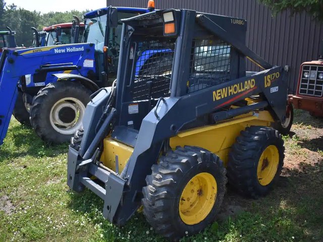 2006 New Holland Construction LS170 chargeuse à direction à glissement