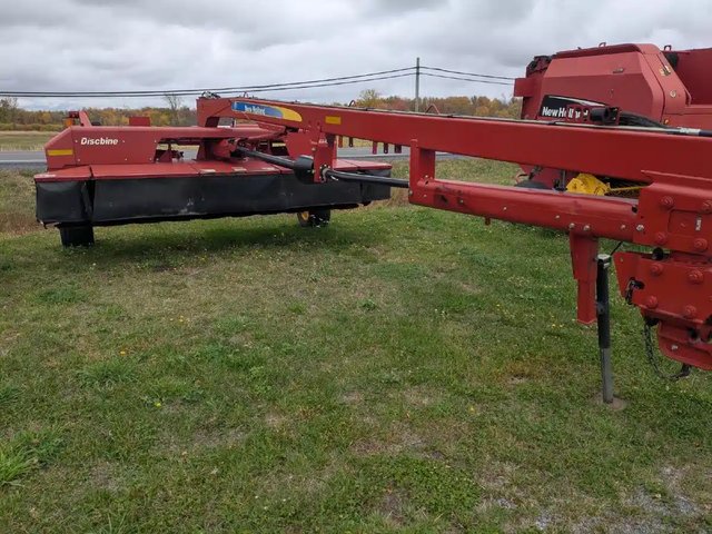 2013 New Holland H7450 Faucheuse-conditionneuse à disques