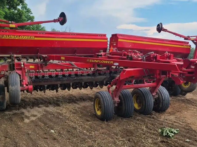 2015 Sunflower 9421 Semoir