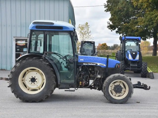 2004 New Holland TN95F Tracteur