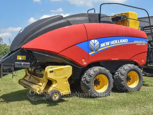 2013 New Holland BIG BALER 330 Presse à Balle Carrée/Large