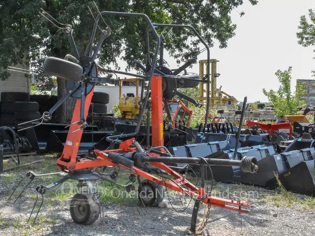 2021 Kubota TE4052T Tedder