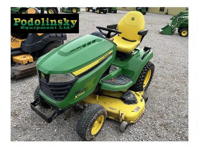 2020 John Deere X590 Tracteur à pelouse