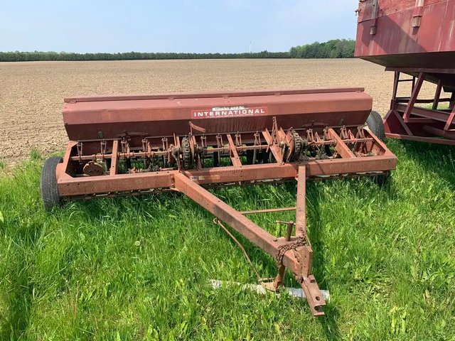 International Harvester 10 Semoir