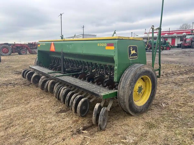 John Deere 8300 Semoir