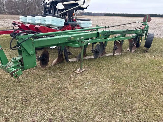 John Deere 1450 Charrue
