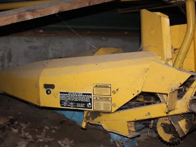 New Holland 824 Nez - Maïs