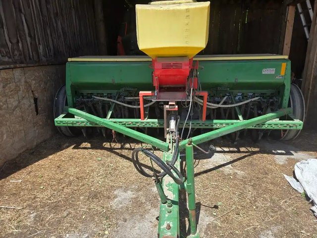 John Deere 8300 Semoir