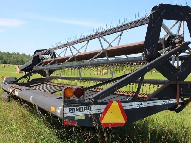 MacDon premium 1900 andaineuse avec prise de force