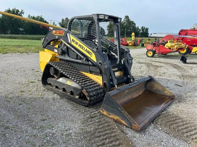 2017 New Holland C232 Chargeur sur chenilles